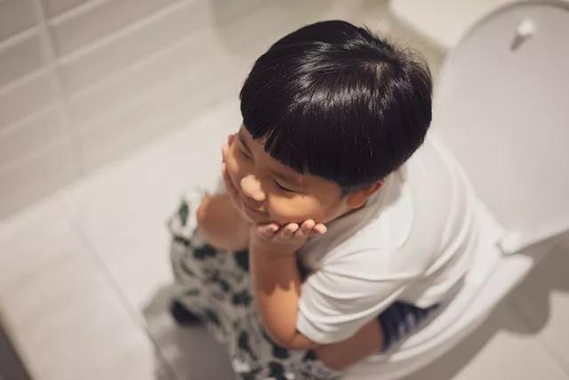 宝宝缺铁的表现及解决方法,孩子缺铁后果很严重一定要早发现