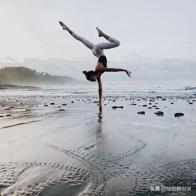 一个女孩几岁练瑜伽赚了十万 (瑜伽年入千万)