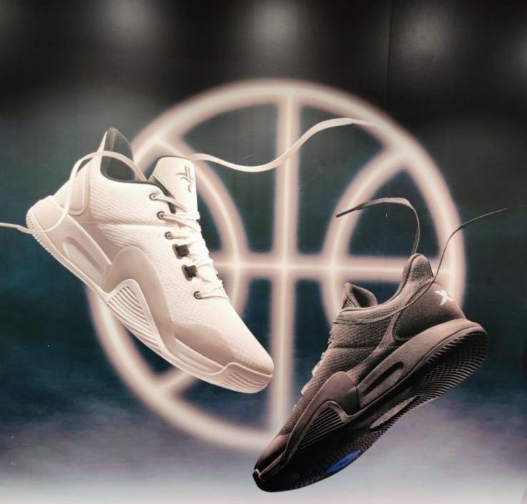 安踏韦德战靴,安踏碳板跑鞋第几代更帅