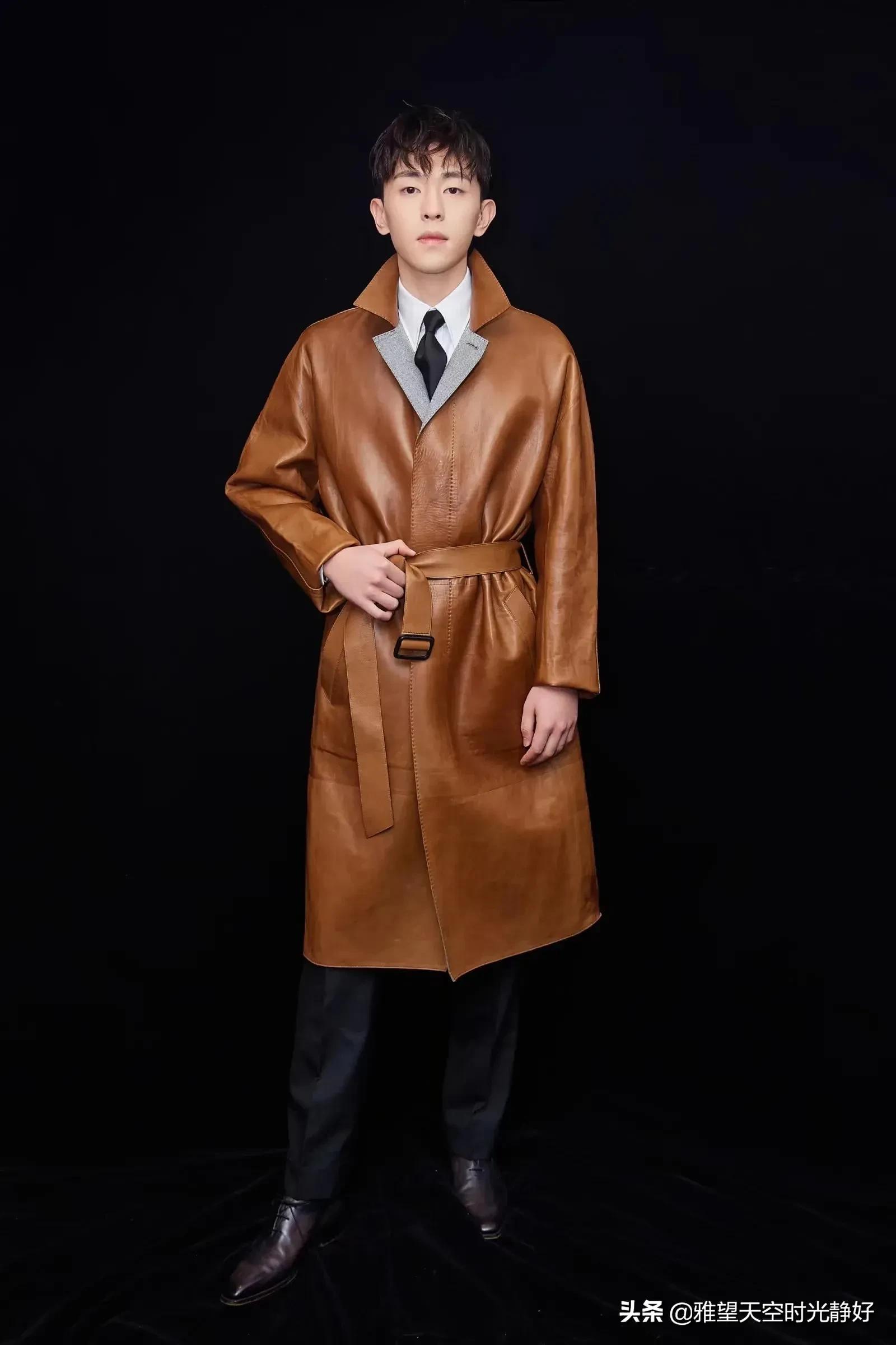秋冬男星皮衣穿搭,男明星皮衣外套搭配