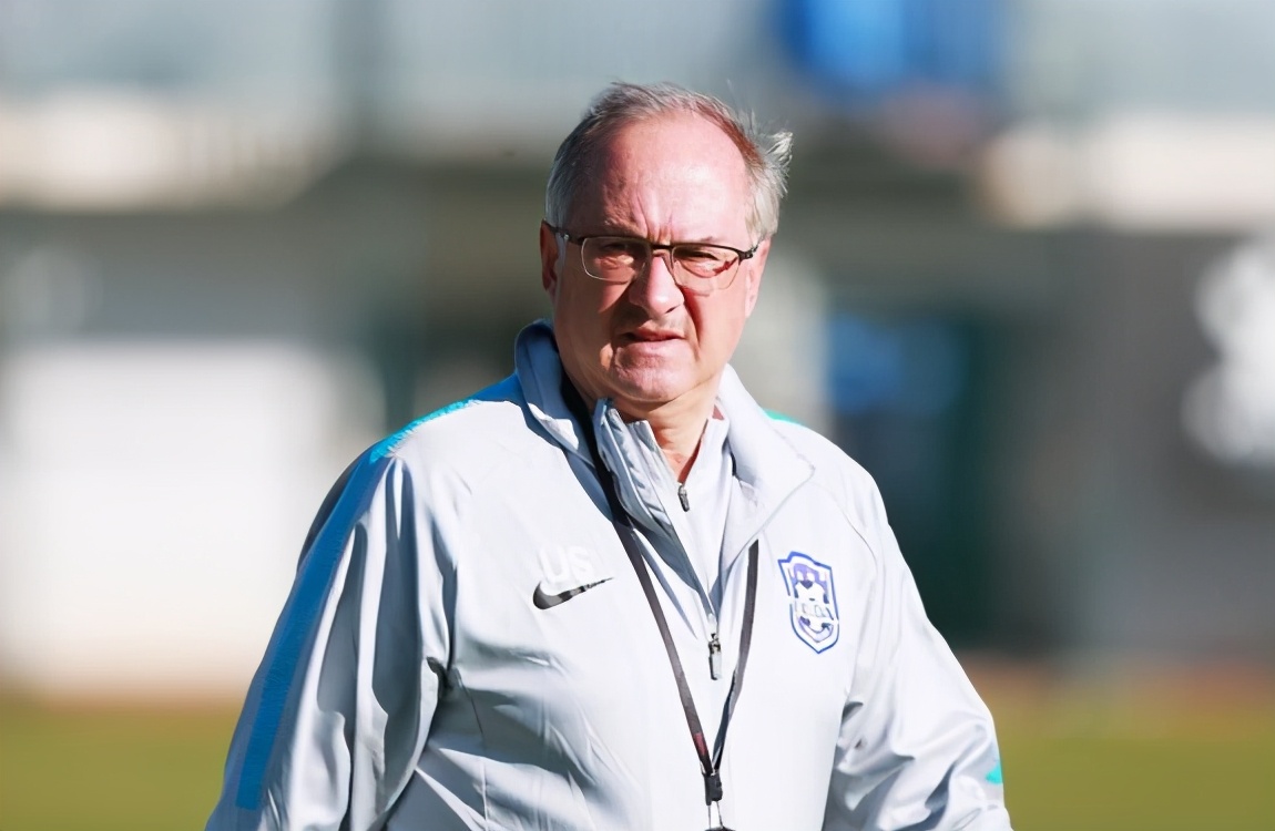 国足裁判被骂,国足裁判被骂完整版