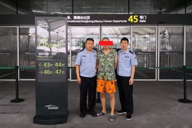 男子赌博输掉830余万后报警,29岁男子赌博输掉近百万元