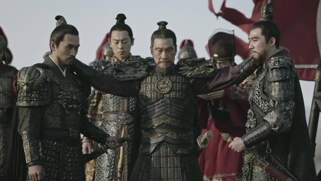 日本武士的盔甲和中国唐代盔甲,日本战国盔甲是什么材质