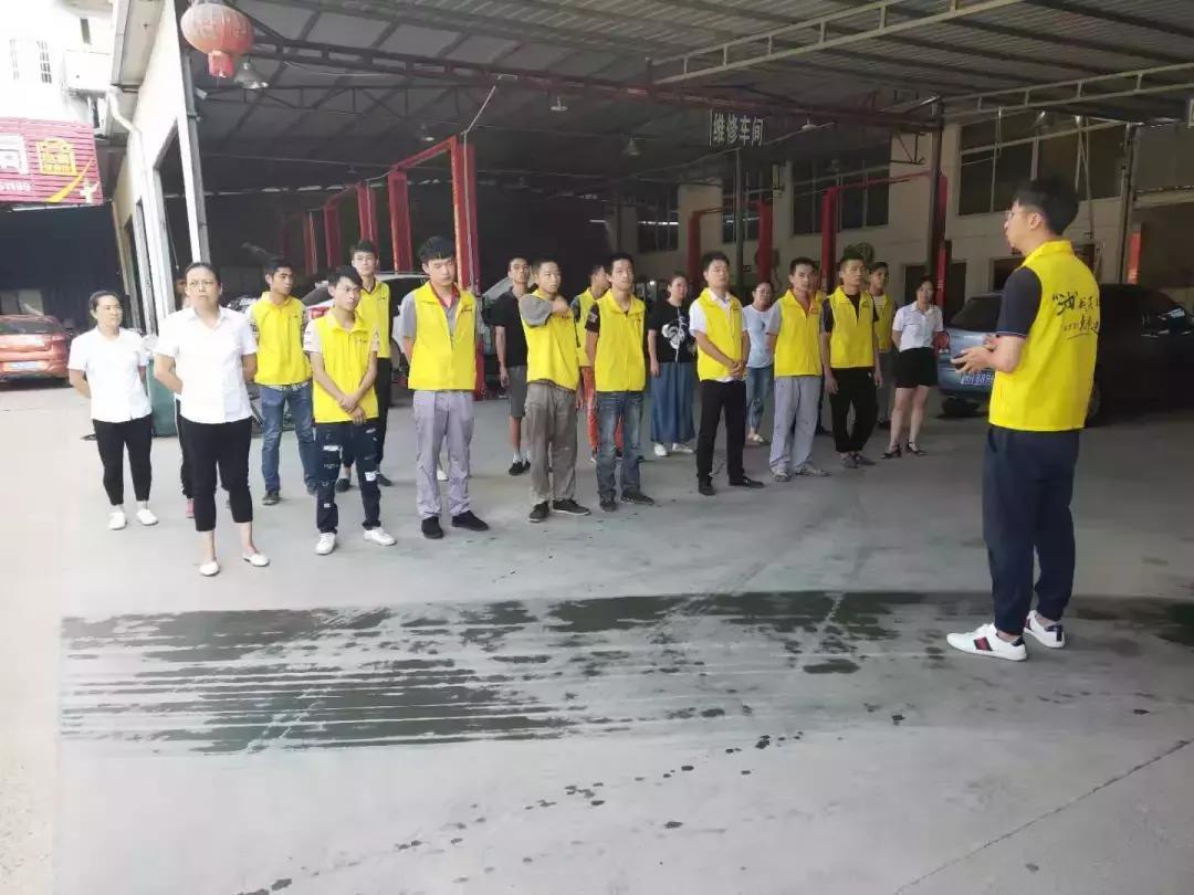 荣耀庆功你我同行——福建第一届落地营销活动庆功宴圆满结束