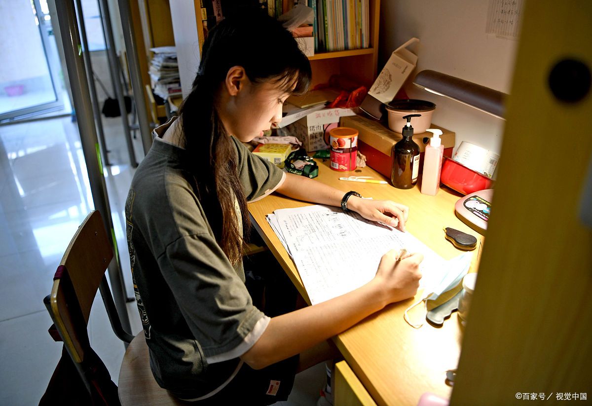 高中遇到令人反感的室友怎么办,大一新生该怎么跟室友相处