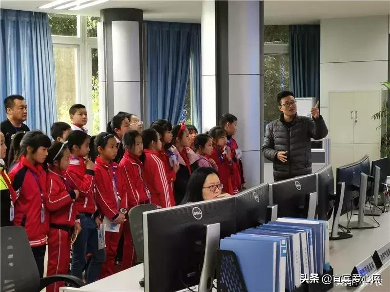 知天文行天下，黄桷庄小学学生感知“气象万千”