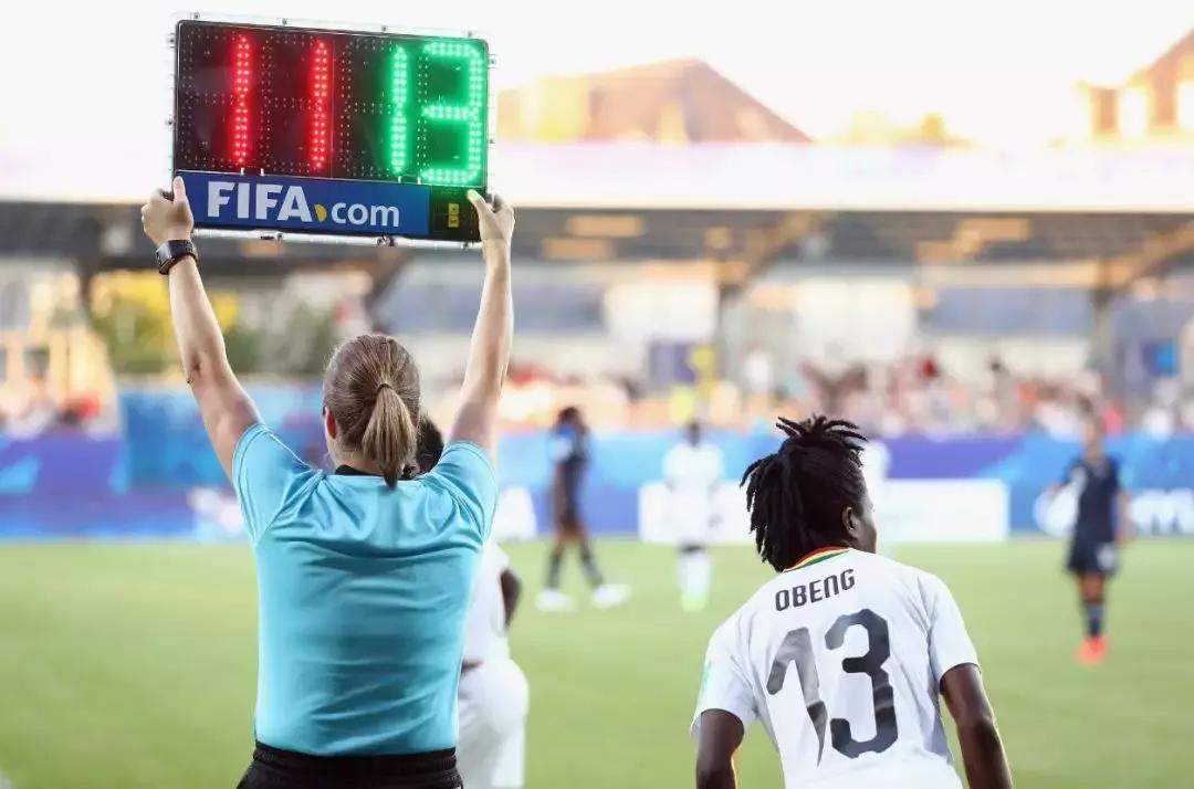 国际足联竞赛规则1960,国际足联禁区手球新规