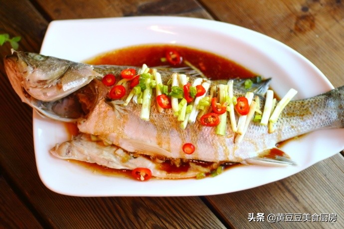 蒸海鱼是凉水上锅还是开水上锅,清蒸海鱼要多少分钟