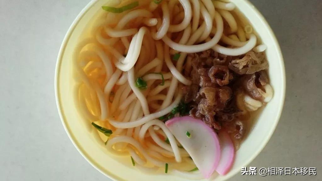 御守、生鲜、餐具、内衣，日本的自动贩卖机真的可以买下全宇宙了