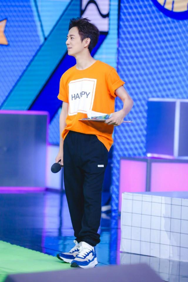 何老师采访被问为什么不结婚,何老师公开说未婚吗