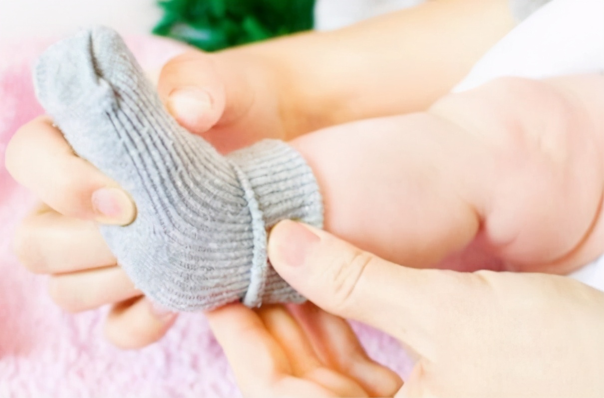 宝宝春捂怎么捂才恰到好处,婴儿春捂秋冻的正确方式