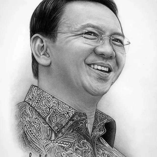 她画的素描比本人还美！比照片还真实，24万网友已被她征服