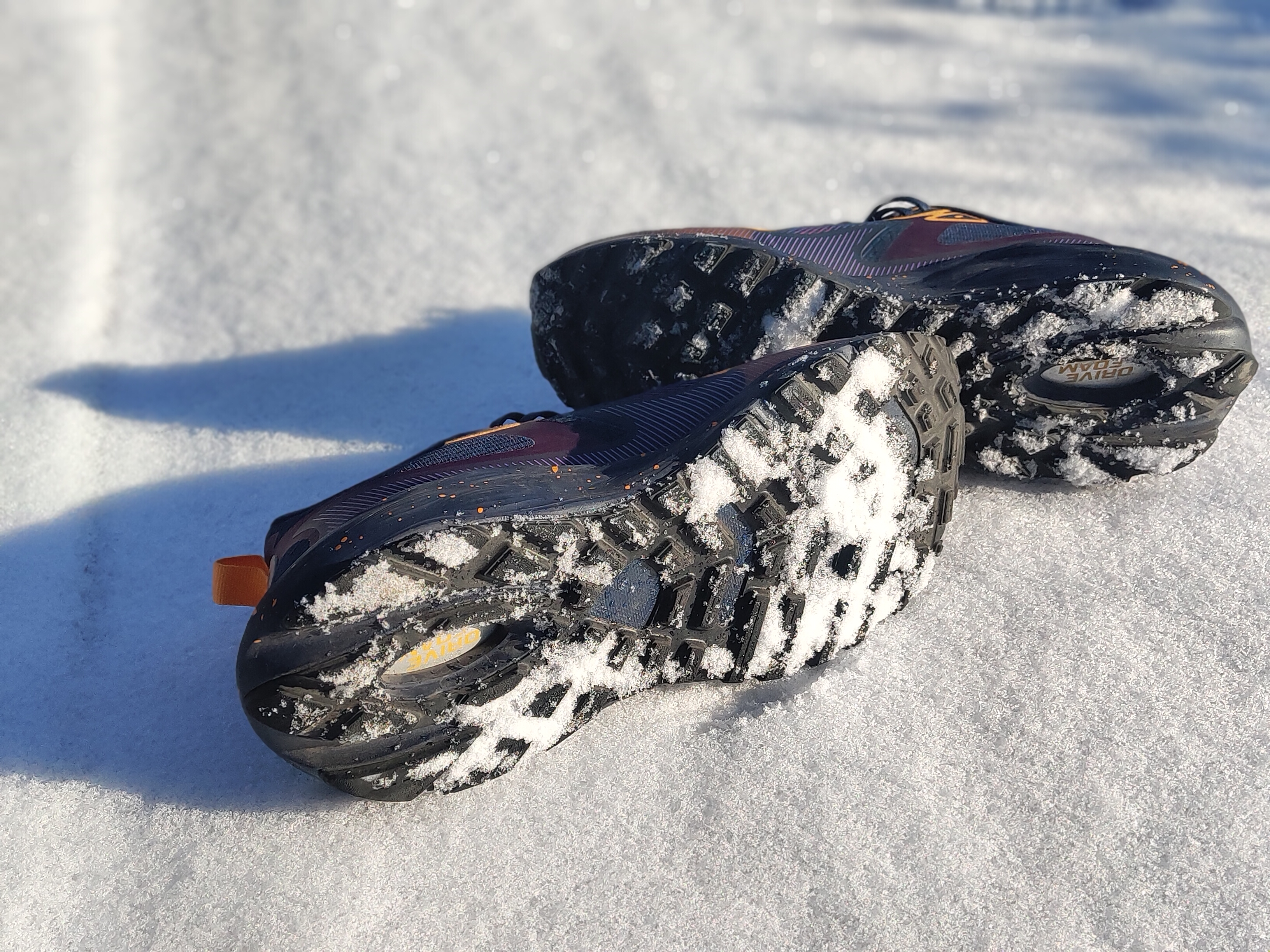 防雨雪运动鞋李宁,李宁无惧风雨