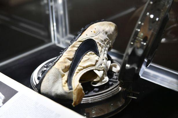 世界上最贵的耐克跑鞋,世界纪录的耐克鞋