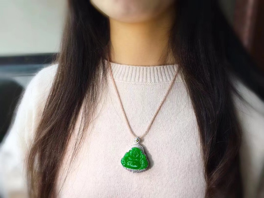 同样价格买翡翠还是钻石,同样价格买翡翠还是和田玉