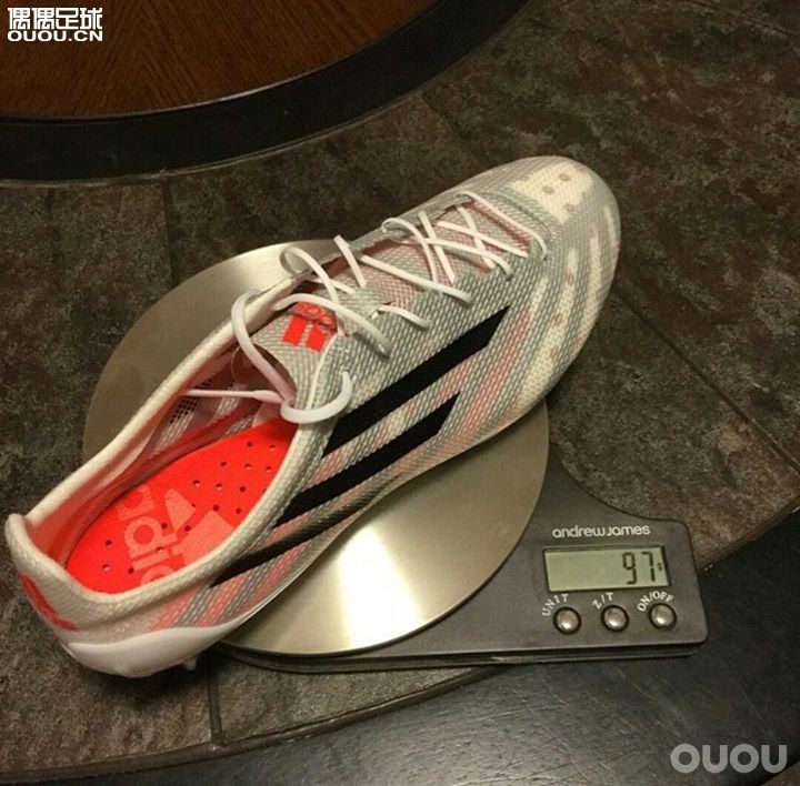 怎样选择合适的足球鞋,如何选自己适合的足球鞋