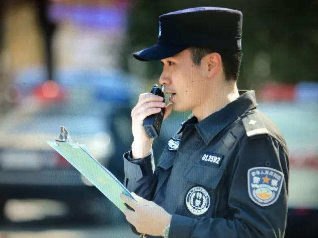 想象中的特警vs现实中的特警,想象中的特警和现实中的特警