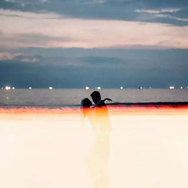 不拘泥形式的婚纱照,婚纱照小众风格这样拍也好看