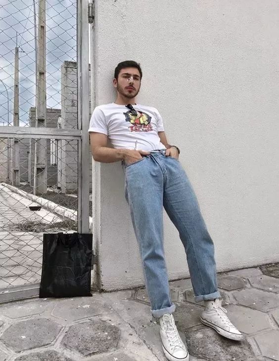 最适合搭配匡威的牛仔裤,红色高帮匡威搭白色牛仔裤韩系