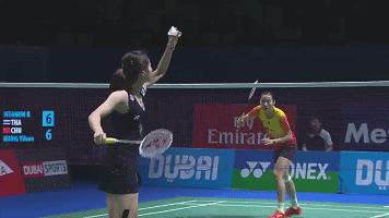 羽毛球1.15米发球规则,儿童羽毛球的发球入门视频