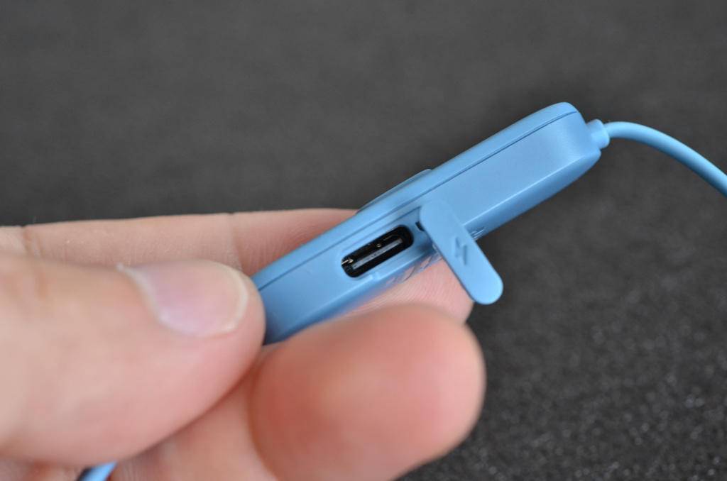 原装进口jbl蓝牙音箱价格,jbltune215bt无线耳机评测