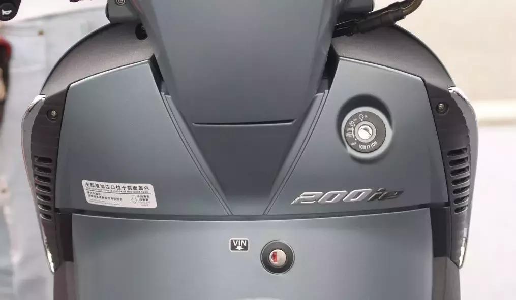 2.78万ADIVAAJ201欧系运动踏板首发！金城旗下多款车型试驾