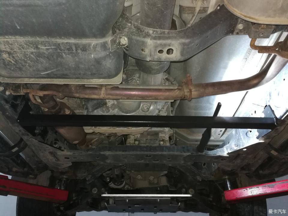 途达2021款2.5t柴油版越野视频,2021款途达四驱七座越野视频