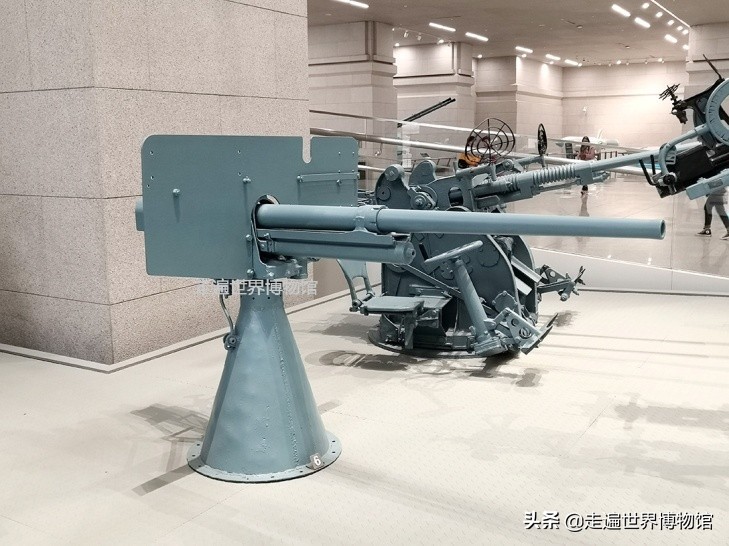 现代军舰装备舰炮,军事博物馆导弹展览品