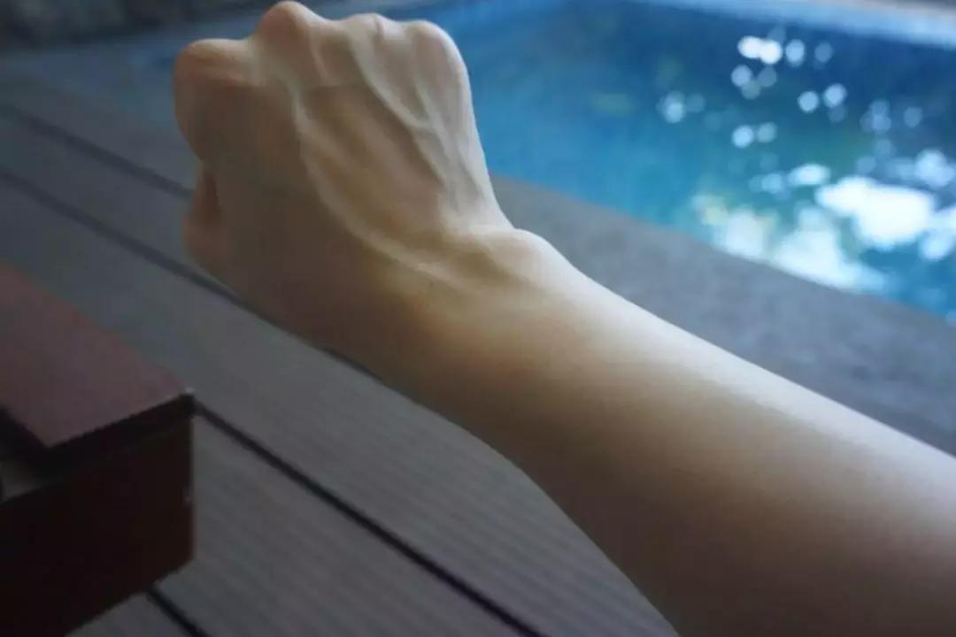 hera黑金气垫适合什么肤质,hera黑金气垫卡粉