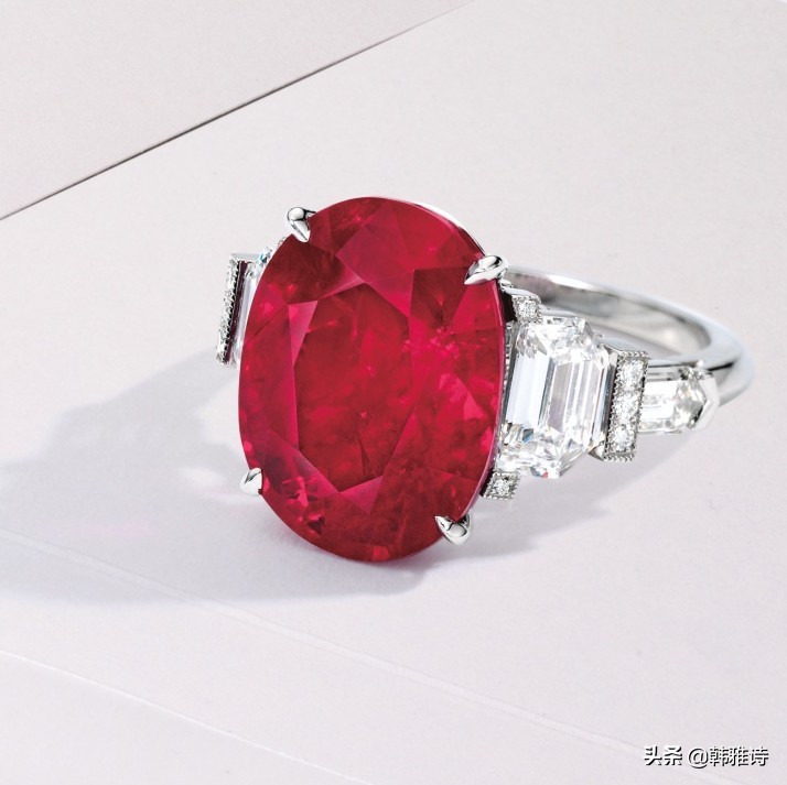 10.64ct紫粉色钻石在香港珠宝秋拍最终以1.56亿港币成交