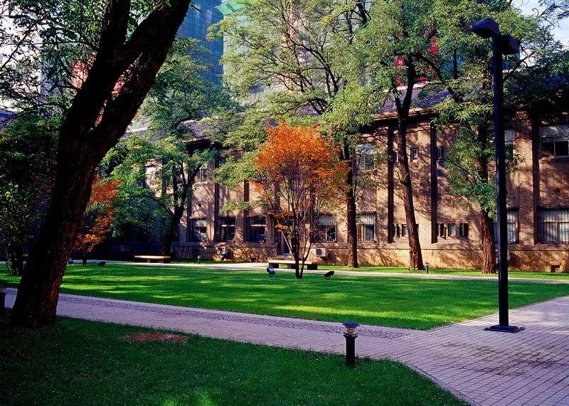 椴佽繀缇庢湳瀛﹂櫌鍏ㄥ浗澶у鎺掑悕澶氬皯,椴佽繀缇庢湳瀛﹂櫌鍦ㄥ叓澶х編闄㈡帓绗嚑