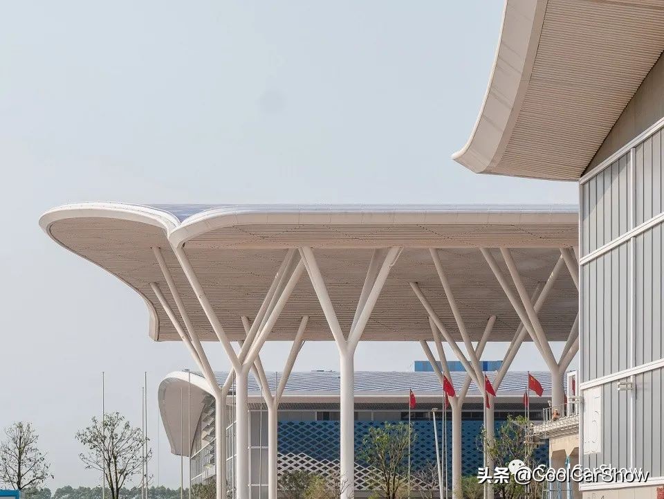 鸟巢体育馆有几个足球场,六个鸟巢