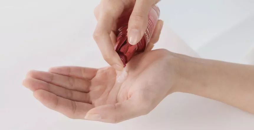 干皮娇韵诗双萃和红腰子哪个好,娇韵诗双萃精华跟红腰子哪个更好