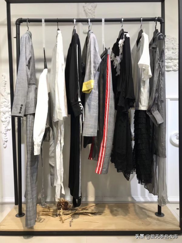 一二线品牌女装折扣批发,一二线折扣女装尾货进货