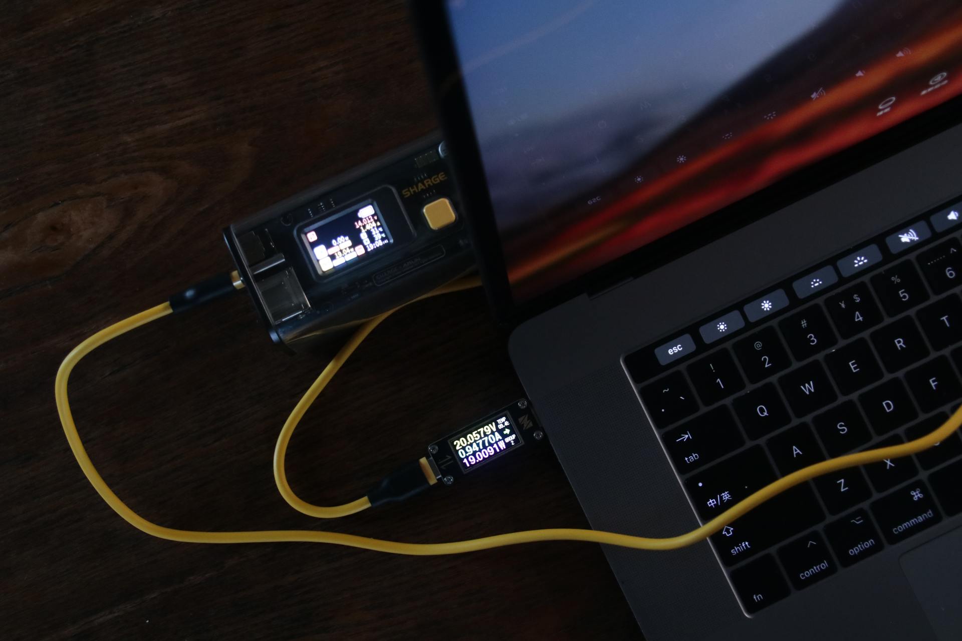 除了超高颜值,闪极卖千元的勇气是什么?一枝独秀