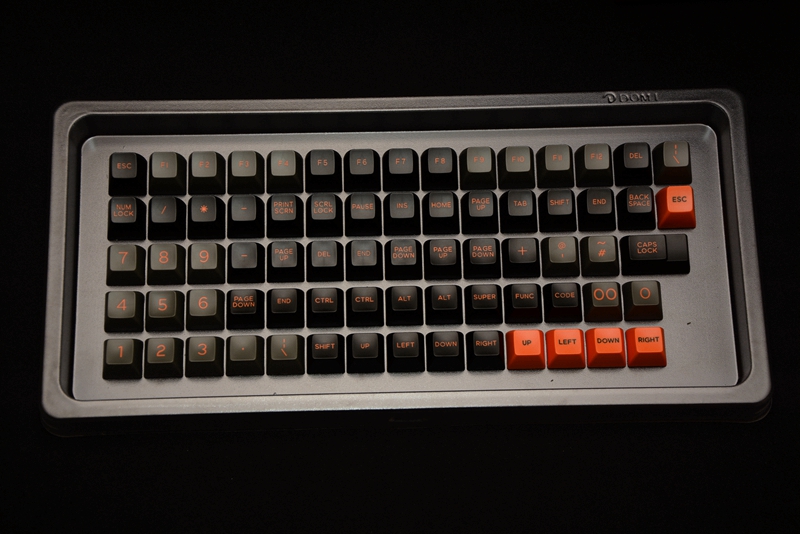 又一个让你入坑的客制化新品牌来了，DOMIKEYSADolch橙球帽开箱