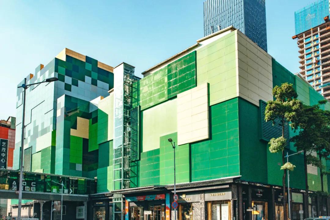 迈向有钱时代的笋岗：有人怀揣*迁拆**梦，有人害怕做网红…