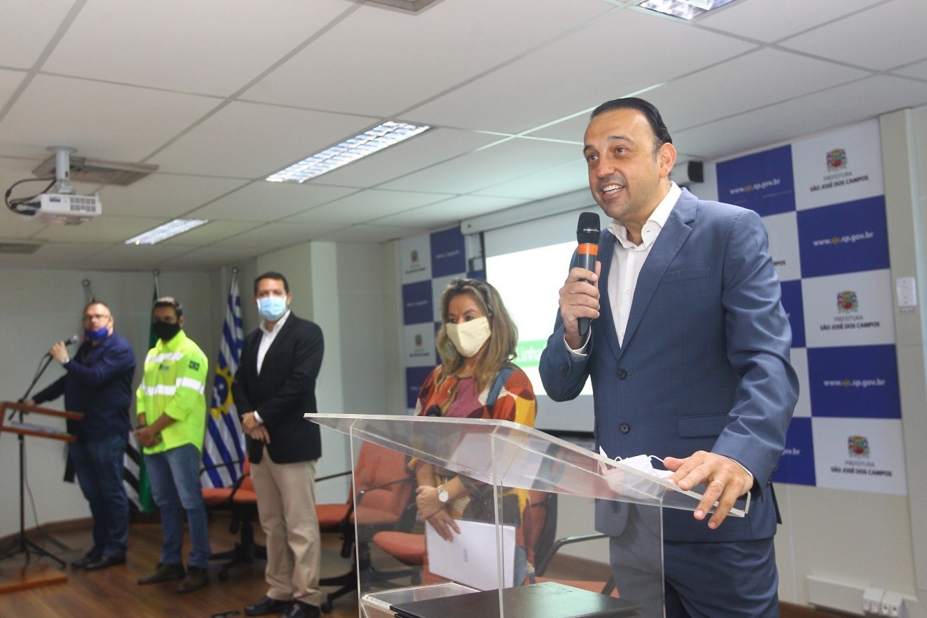 比亚迪巴西版纯电动公交车,比亚迪云轨巴西通车