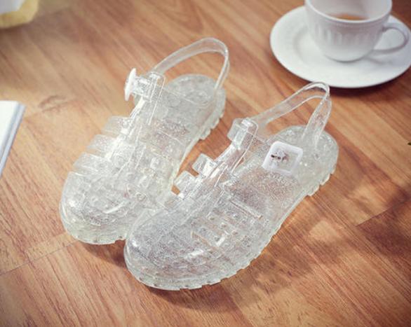 这8种凉鞋被列入黑名单，易致足内翻、X型腿，可别再给娃穿了