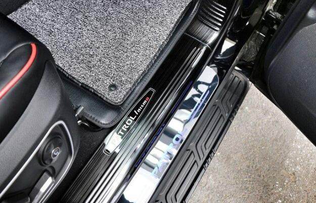 天津港提车回家,天津港提老款车