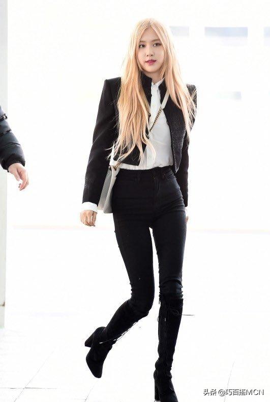 rose朴彩英穿搭飞行夹克,rose朴彩英onlylookatme伦敦演唱会