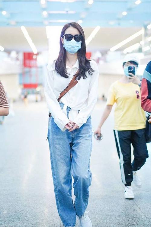 张小斐私服,张小斐黑礼服