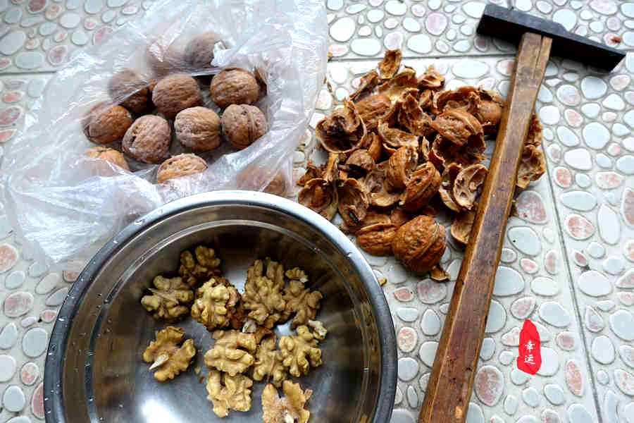 穿心莲木耳核桃拌凉菜,核桃穿心莲