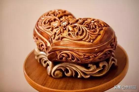 木雕是一门需要技术的艺术，值得尊重