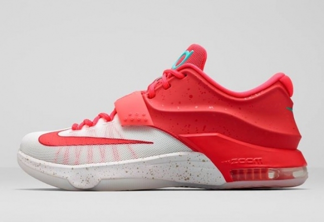 nba球员圣诞节穿什么鞋,nba球星平时穿什么鞋