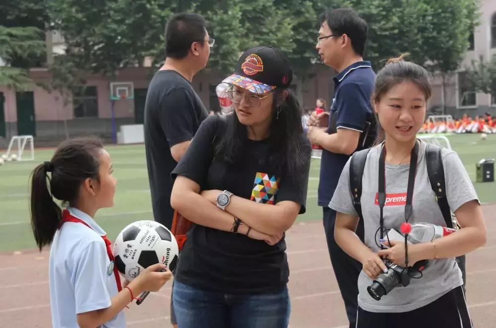 中国媒体团考察,探访全国足球特色学校