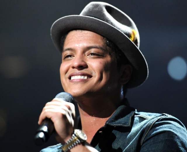 歌唱时声音怎样才能浑厚,唱歌的音色可以改变吗