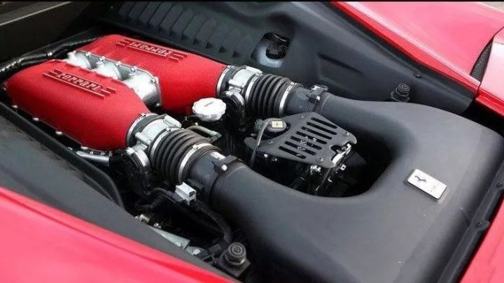 比*博兰**基尼大牛还贵法拉利！搭载3.9TV8发动机，最大马力1000匹