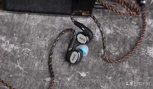 akg最新颈挂耳机评测,akg那些年经典头戴耳机