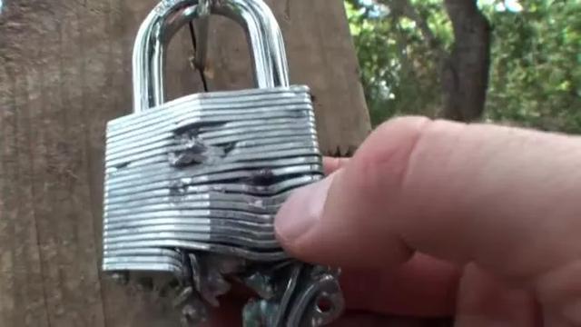 现实中能用手枪开锁吗,用枪开锁真的很容易吗